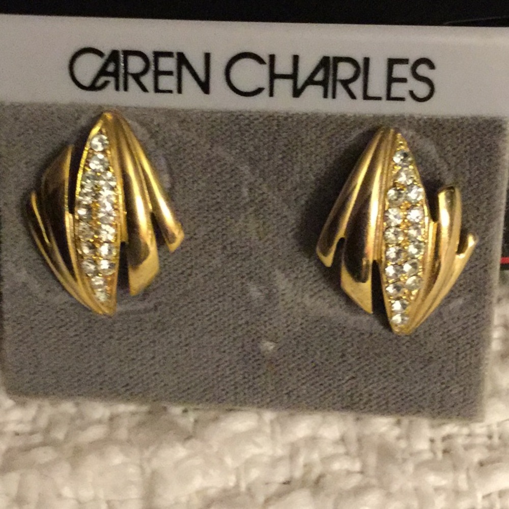 Stunning earrings.